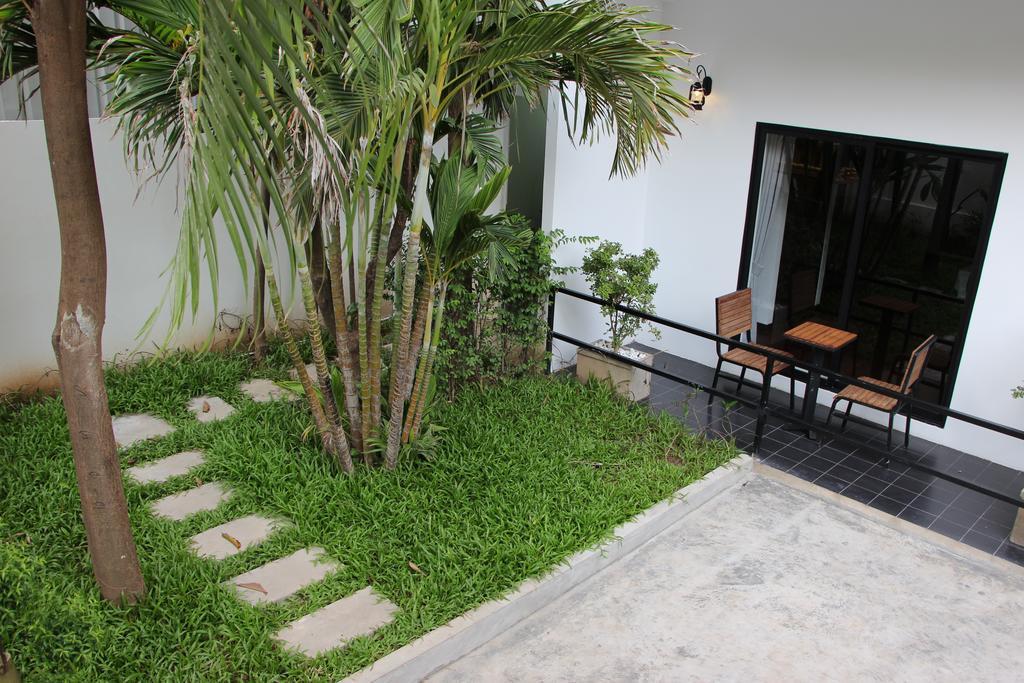 Palm Tree Boutique Hotel Phnom-Penh Buitenkant foto
