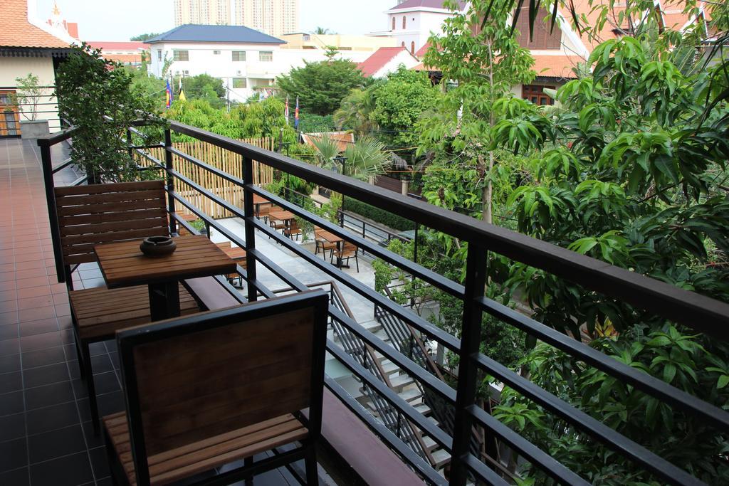 Palm Tree Boutique Hotel Phnom-Penh Buitenkant foto