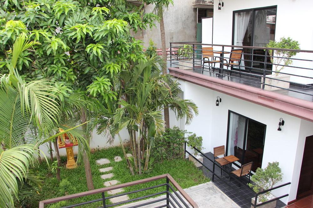 Palm Tree Boutique Hotel Phnom-Penh Buitenkant foto