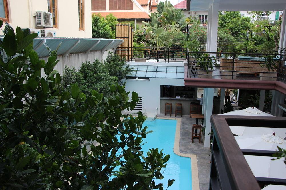 Palm Tree Boutique Hotel Phnom-Penh Buitenkant foto