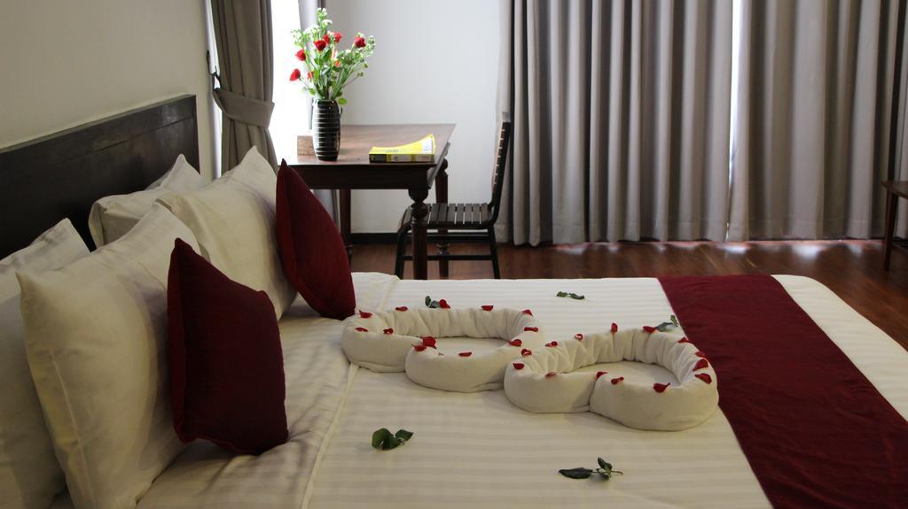 Palm Tree Boutique Hotel Phnom-Penh Buitenkant foto