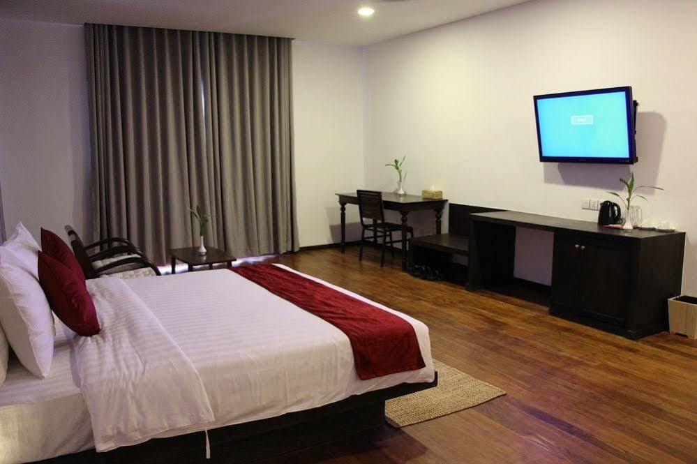 Palm Tree Boutique Hotel Phnom-Penh Buitenkant foto