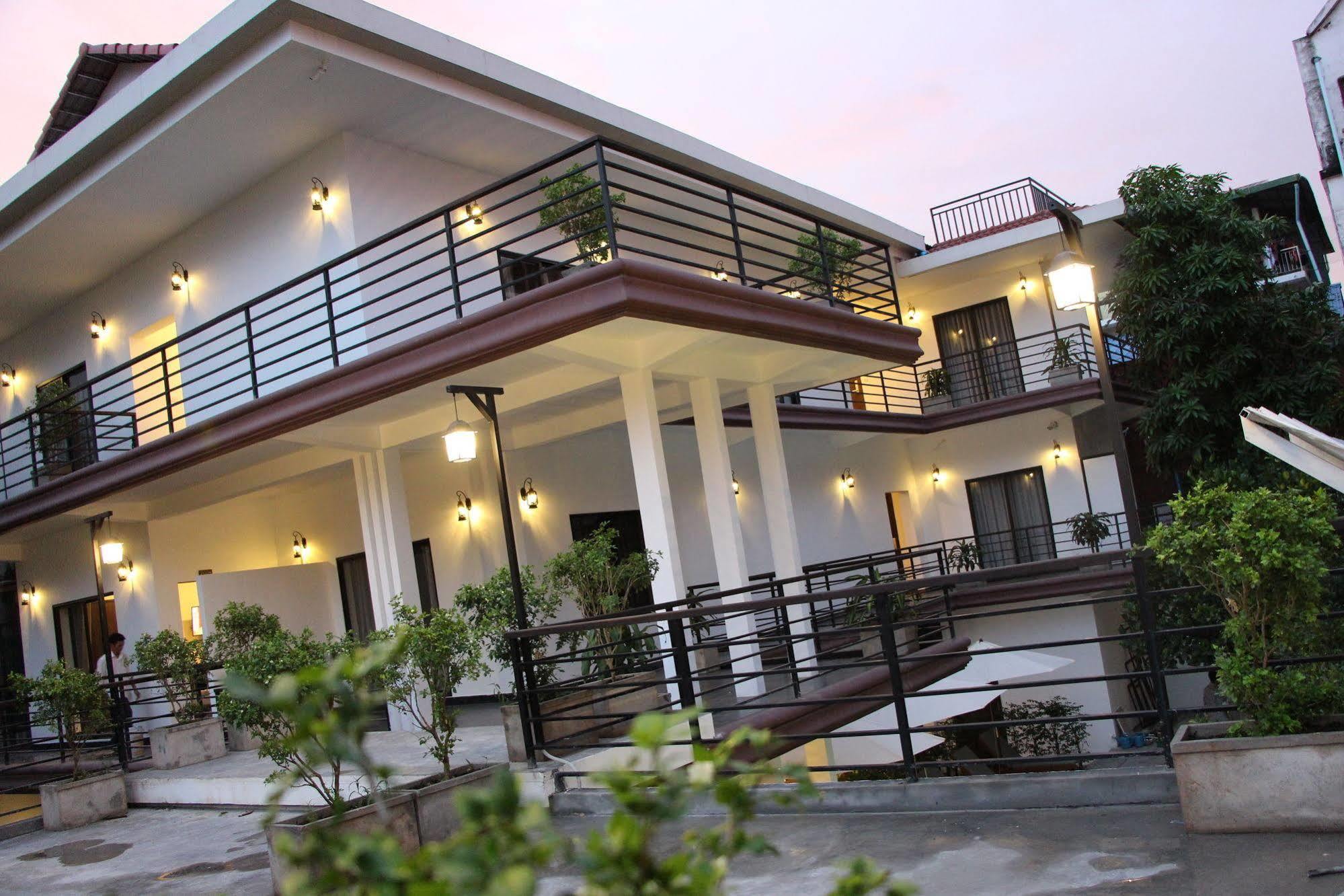 Palm Tree Boutique Hotel Phnom-Penh Buitenkant foto