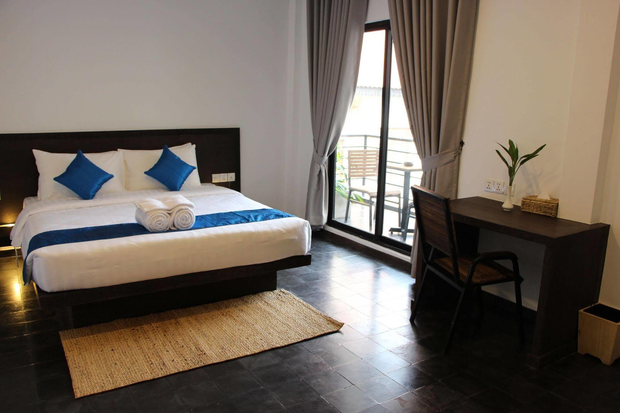 Palm Tree Boutique Hotel Phnom-Penh Buitenkant foto