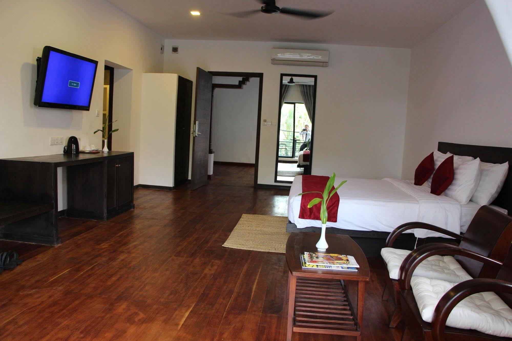 Palm Tree Boutique Hotel Phnom-Penh Buitenkant foto