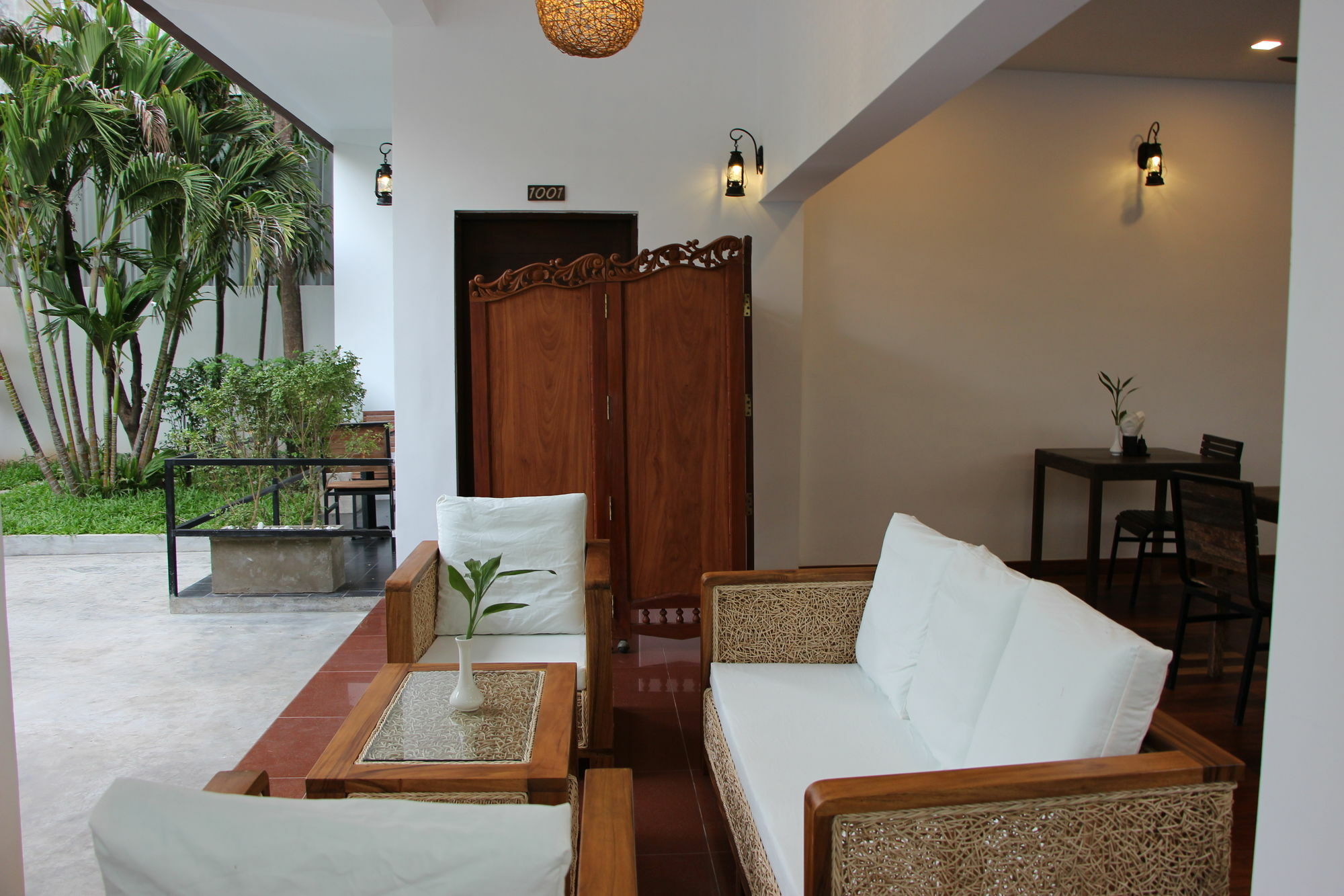 Palm Tree Boutique Hotel Phnom-Penh Buitenkant foto